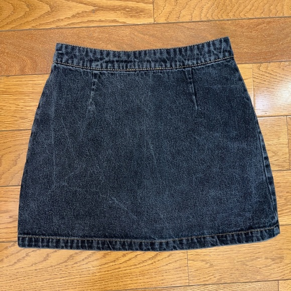 Jean skirt size small - Picture 4 of 4